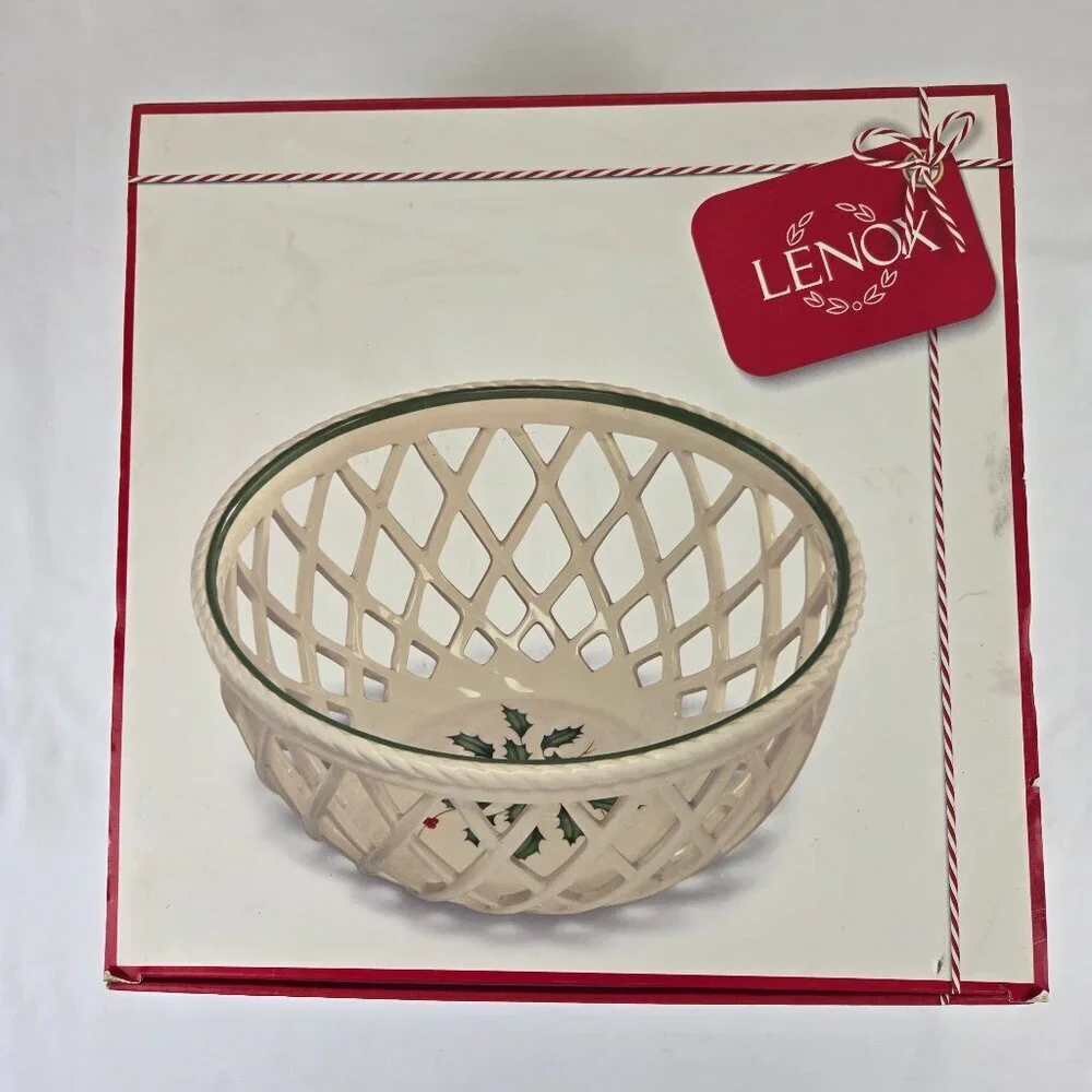 Lenox Holiday Open Weave Bread Basket Porcelain Cream Holly & Berries IOB